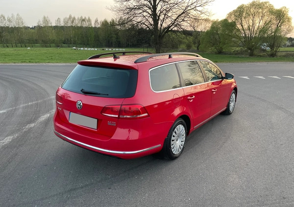 Volkswagen Passat cena 25900 przebieg: 242000, rok produkcji 2012 z Nidzica małe 379